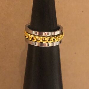 3/$20 Fidget Spinner Ring. Gold tone chain band. Size 7